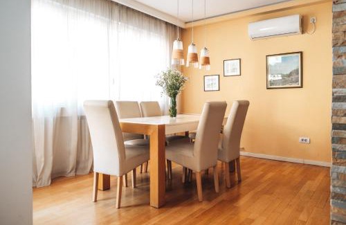 Vracar Apartment | Crown Central three bedroom Apartment