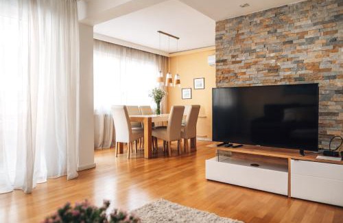 Vracar Apartment | Crown Central three bedroom Apartment