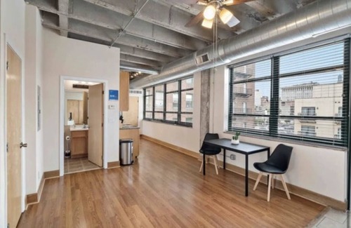 Downtown St. Louis Apartment | Crown Hidden Suite Free Self-Prepared Breakfast Free Street Parking