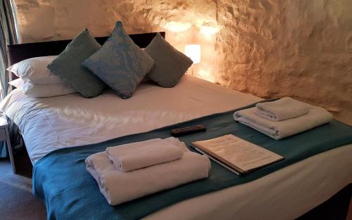 Rhayader Hotel | Crown Inn