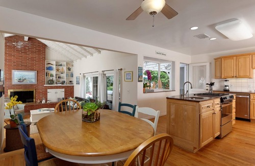 Crown Point House | Crown Point Beach House - Beach and Water on 3 Sides!