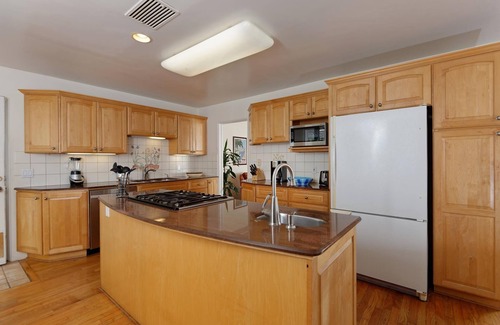 Crown Point House | Crown Point Beach House - Beach and Water on 3 Sides!