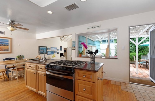 Crown Point House | Crown Point Beach House - Beach and Water on 3 Sides!