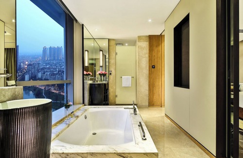Chengdu Hotel | Crowne Plaza Chengdu Wenjiang by IHG