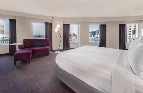 Playhouse Square Hotel | Crowne Plaza Cleveland at Playhouse Square by IHG