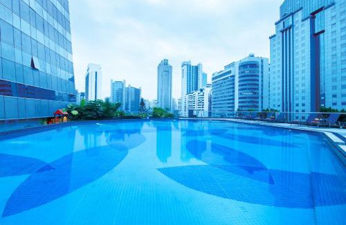 Yuexiu Hotel | Crowne Plaza Guangzhou City Centre by IHG - Free shuttle between hotel and Exhibition Center during Canton Fair & Exhibitor registration Counter