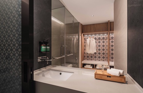 Butterworth Hotel | Crowne Plaza Penang Straits City by IHG