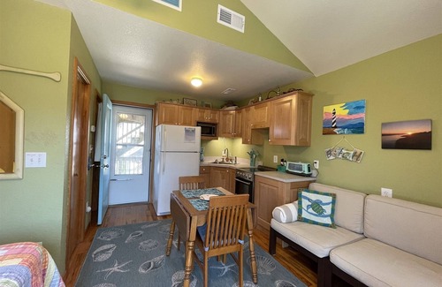Hatteras Condo | Cruise into Ocean's Door West and set sail in the calm setting of the cabana!