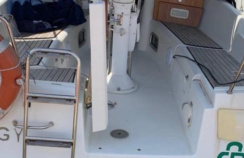 Badalona Boat Rental | Cruising Boat for up to 6 people in MASNOU