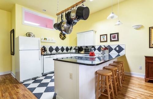Beulah Apartment | Crystal Calm, Suite 2