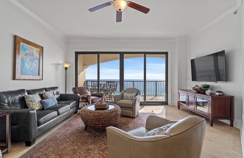 Crystal Beach Condo | Crystal Coyaba with Beachfront Views, Pool, and Fitness Center
