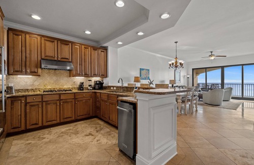 Crystal Beach Condo | Crystal Coyaba with Beachfront Views, Pool, and Fitness Center