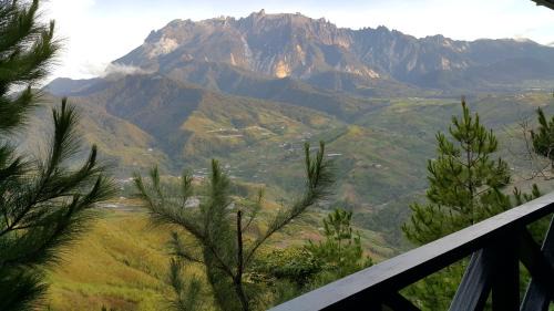 Kundasang Hotel | Crystal Hill R