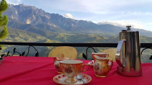 Kundasang Hotel | Crystal Hill R