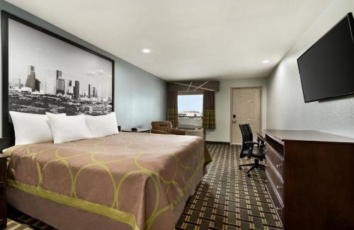Northside Hotel | Crystal Inn Northeast Houston Downtown I-610