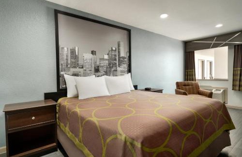 Northside Hotel | Crystal Inn Northeast Houston Downtown I-610