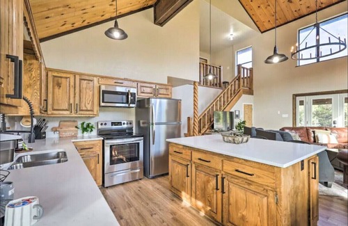 Angel Fire Cabin | Crystal Mountain Lodge * Walk to Resort! * Hot Tub