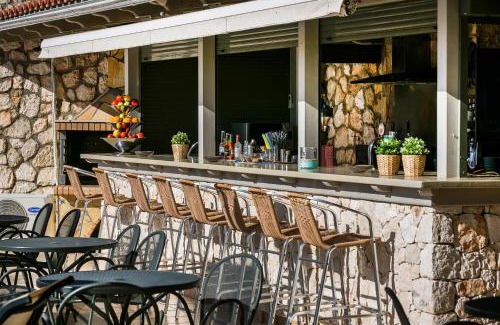 Skala Hotel | Crystal Palace - Luce