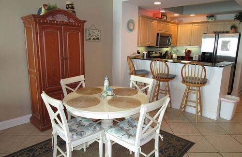 Gulf Shores Condo | Crystal Shores, Gulf Shores. Family Friendly Beachfront Condo w/Pool,GYM & more