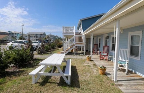 Kure Beach House | Crystal Shores Unit 3 - Irresistible Charming Beach Retreat villa