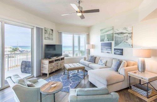 Avalon Beach Estates Apartment | Crystal View #303