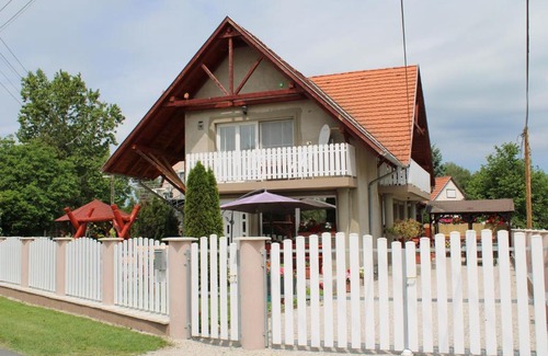 Balatonkeresztur Apartment | Csaba Apartmanház