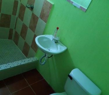 Tlajomulco de Zuniga House | Cuarto en renta con servicios