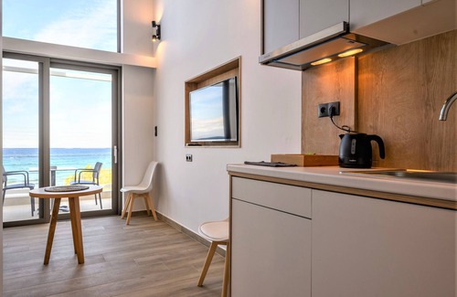 Spata-Artemida House | CUBES ON THE BEACH Athens airport