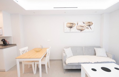 Benalmadena Apartment | Cubo's Apartamento Tivoli B4/excellent location/free wifi/air conditioning