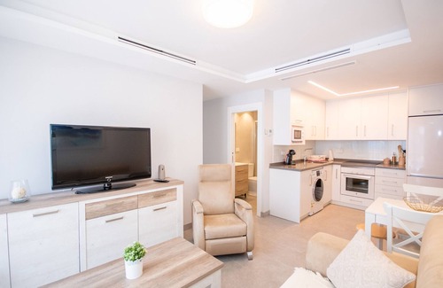 Benalmadena Apartment | Cubo's Apartamento Tivoli B3/free wifi/air conditioning