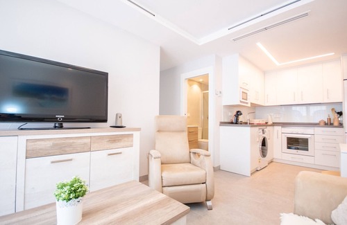 Benalmadena Apartment | Cubo's Apartamento Tivoli B3/free wifi/air conditioning