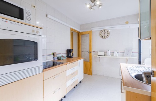 Fuengirola Apartment | Cubo's Apartamento De Lacroix & Pool/Community pool/Free Wifi/Close to beach