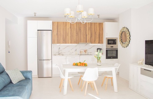 Torremolinos Apartment | Cubo's Apartamento Perla del Sol 3I/beachfront/free wifi