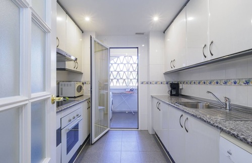 Marbella Apartment | Cubo's Apartment Conde Rudi Marbella Pool&Parking/pool/air conditioning/ideal for children/free Wi-Fi