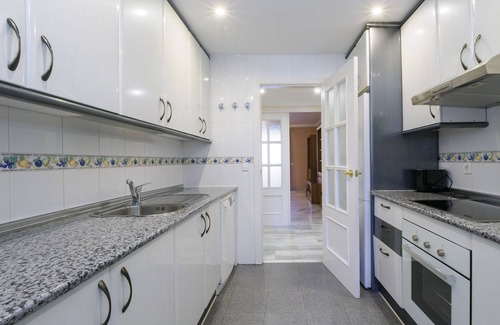 Marbella Apartment | Cubo's Apartment Conde Rudi Marbella Pool&Parking/pool/air conditioning/ideal for children/free Wi-Fi