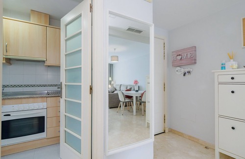 Calahonda Apartment | Cubo's Beamar de Calahonda Apartment/community pool/close to the beach/air conditioning/free parking