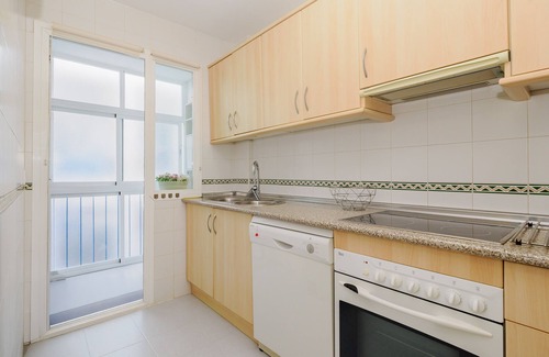 Calahonda Apartment | Cubo's Beamar de Calahonda Apartment/community pool/close to the beach/air conditioning/free parking