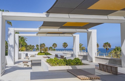 Historic Center of Estepona Apartment | Cubo's Estepona Oceanview Apartment & Free Parking/beachfront/free wifi/parking included