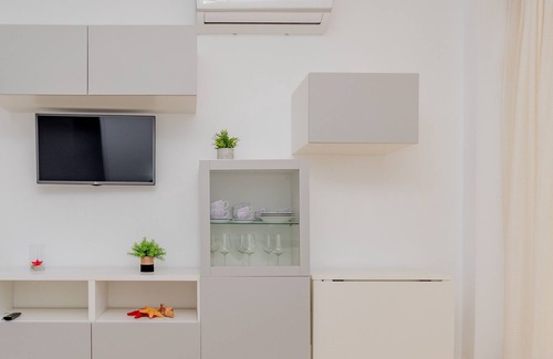 Torremolinos Apartment | Cubo's Estudio Santa Clara 1345/views/air conditioning