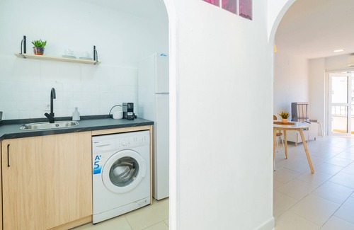 Fuengirola City Centre Apartment | Cubo's Fuengirola Leisure Port/air conditioning/free wifi