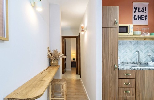 Centro Apartment | Cubo's Luciano Malaga Apartment & Optional Parking/city center/close to businesses/free Wi-Fi
