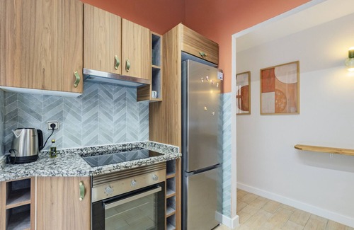 Centro Apartment | Cubo's Luciano Malaga Apartment & Optional Parking/city center/close to businesses/free Wi-Fi