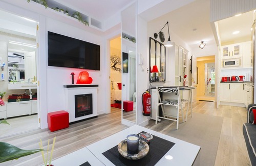 Benalmadena Costa Bed & Breakfast | Cubo's Poseidon Apartment 2 & Pool/room/air conditioning/community pool/free wifi