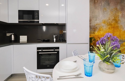 Palma-Palmilla Apartment | Cubo's Urban Sky Apartment East View 13 /urban /air conditioning /free wifi /community pool