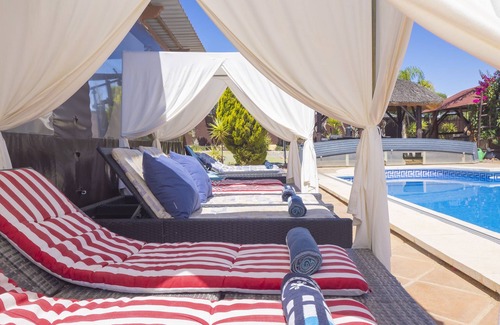 Alhaurin el Grande Villa | Cubo's Villa Las Palmeras Altas Family/private pool/air conditioning/children's area/free wifi