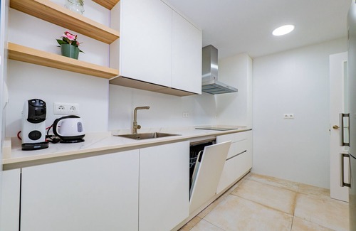 Alhaurin el Grande Ski Chalet | Cubo’s La Perla Town Center House/urban/air conditioning/free Wi-Fi