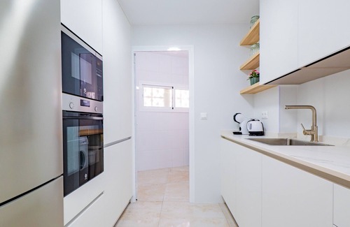 Alhaurin el Grande Ski Chalet | Cubo’s La Perla Town Center House/urban/air conditioning/free Wi-Fi