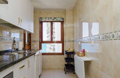 Marbella City Centre Apartment | Cubo’s Marino Marbella Apartment Optional Parking/adults only/near the beach/terrace/free Wi-Fi