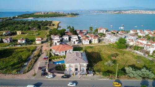 Mithatpasa Hotel | Cunda Rota Otel