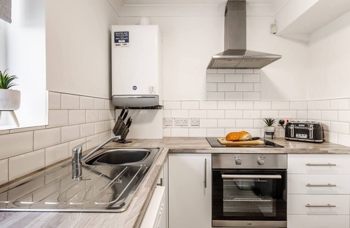 Thornton-Cleveleys House | Curlew | 3 Bedrooms Wi-Fi, Parking | Cozy Pads